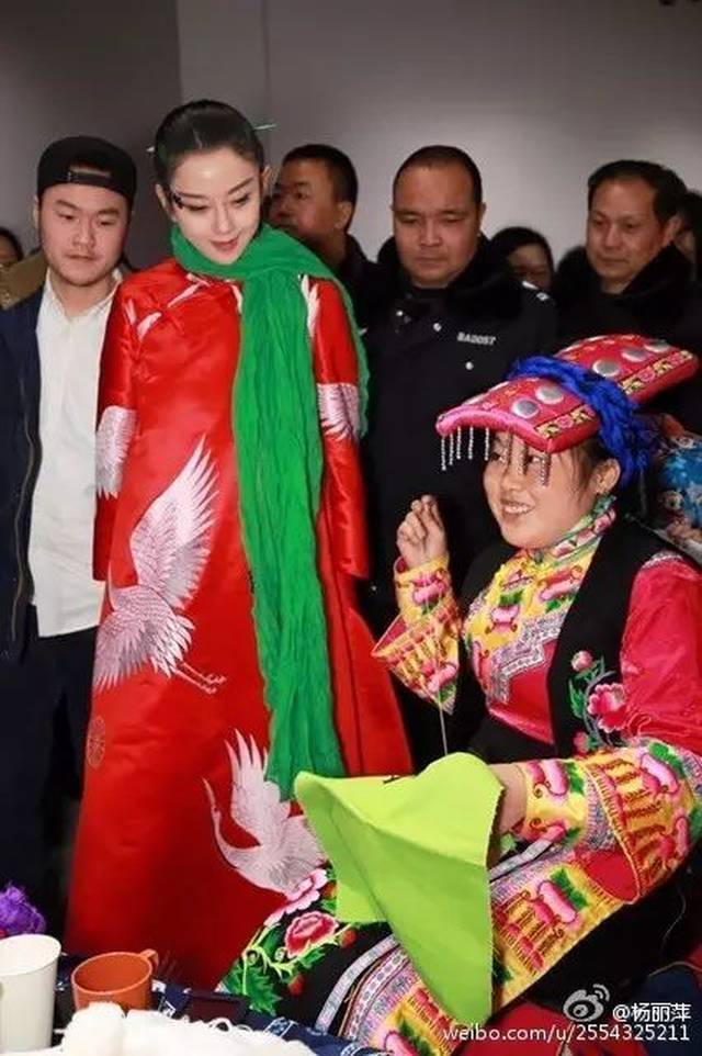 情人节!60岁杨丽萍用50套服装告诉你,爱跳舞的女人永远最美!
