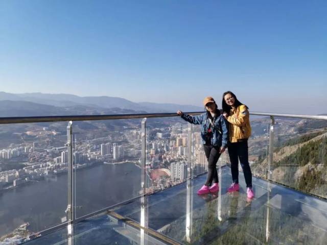 18106万元!春节假期个旧旅游爆棚!老阴山玻璃栈道人人人