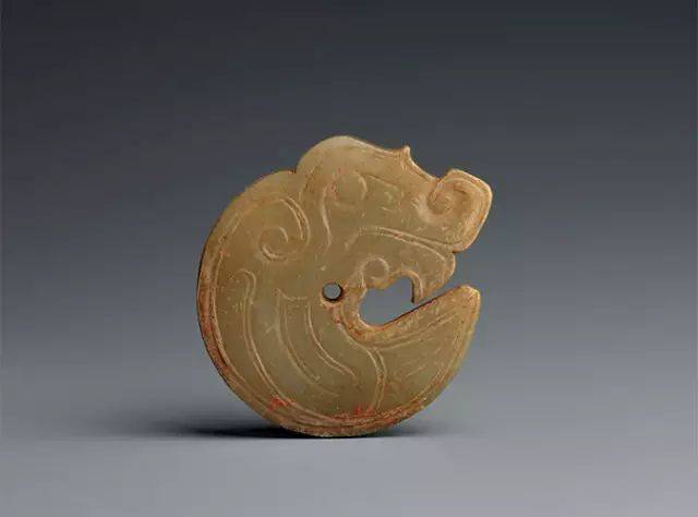 西周龙形玉佩