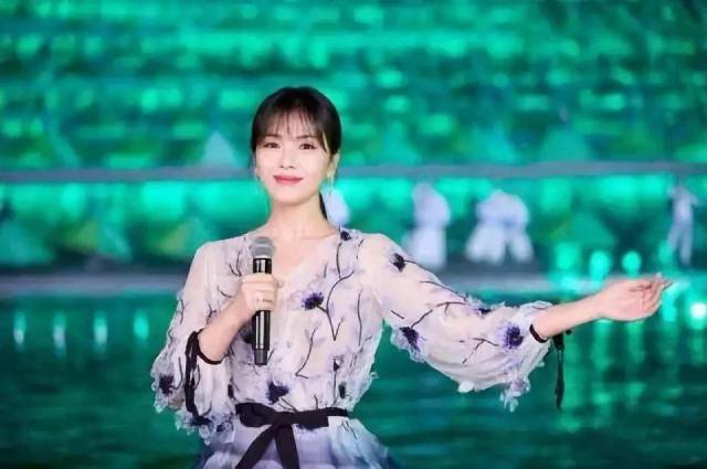 惊艳春晚的冻龄女神林志玲,闫妮:拥有好身材,只因.图片