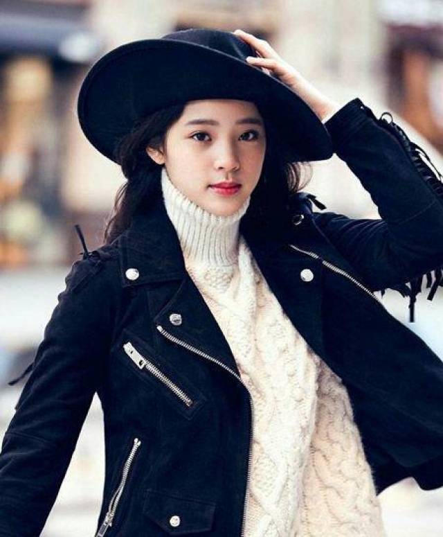 她曾出演多部影视剧,歌甜舞美,家庭教育特别好