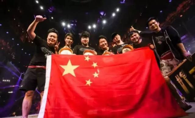 Uzi演讲首秀刷屏,最好的电竞时代真的来了吗?