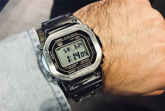 3,卡西欧g-shock系列gmw-b5000d-1