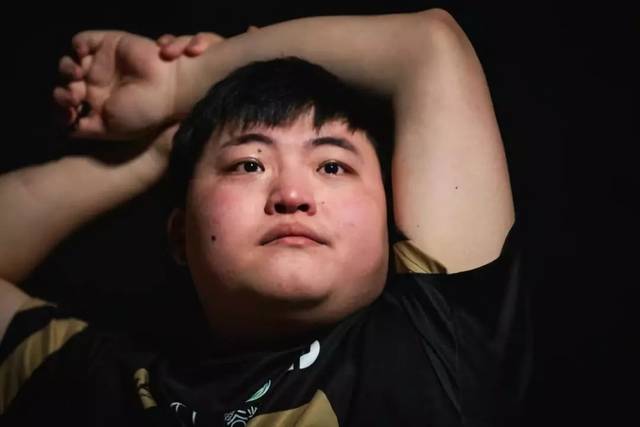 Uzi演讲首秀刷屏,最好的电竞时代真的来了吗?