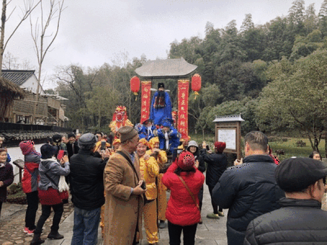 面积9641亩,拥有国家级文保单位杨氏宗祠,市级文保单位八角井,峡山寺