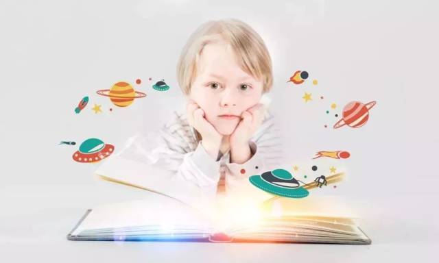 8岁小男孩,不到1年英语听力超过初中生,他父母