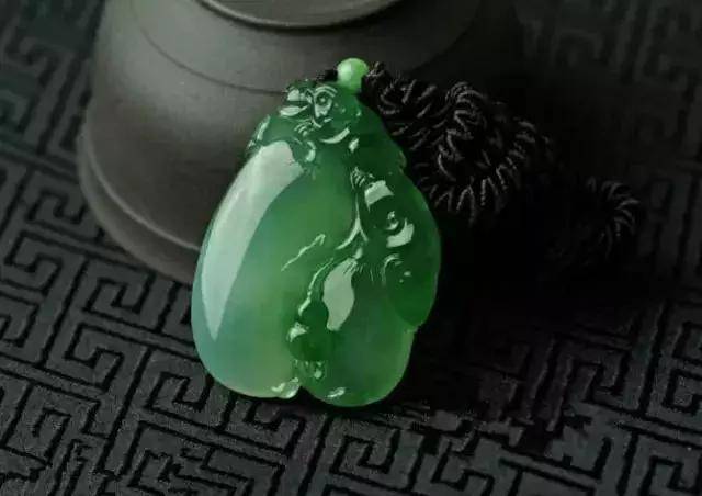 豆青种翡翠