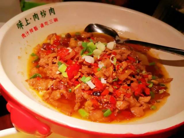 其他推荐菜品:老坛剁椒鱼头王,味上粉丝煲,皮蛋擂辣椒