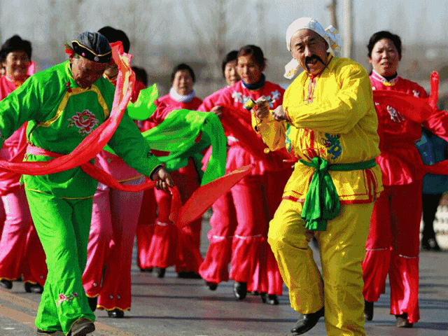 上午10:30 活动地点:林胡古塞景区停车场 活动内容:转九曲,扭秧歌,赏