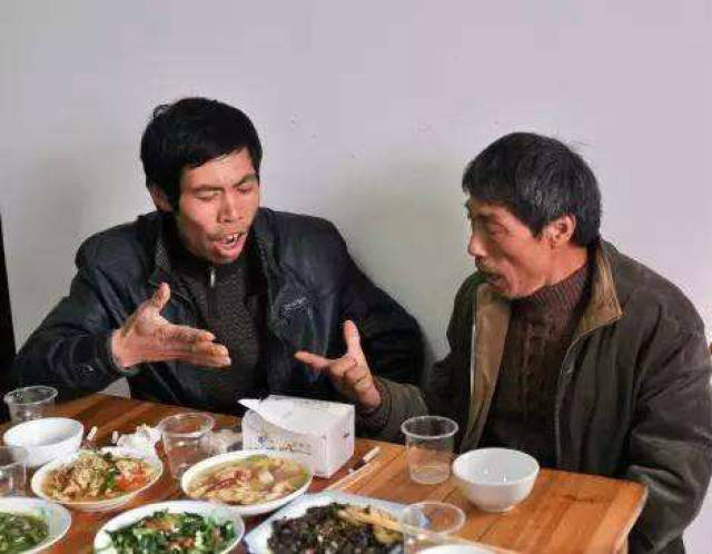 农村酒席越来越多,但桌上大家只想吃菜,没人愿意喝酒