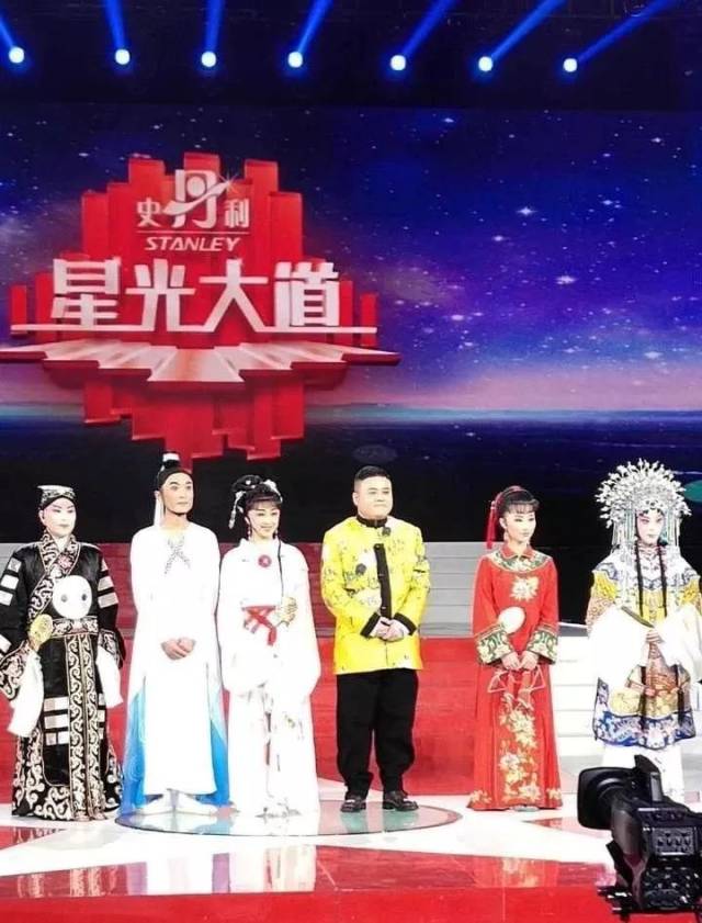 著名歌手韩东携手《星光大道》群星助兴顿村同煤灯展演出,集赞赠票