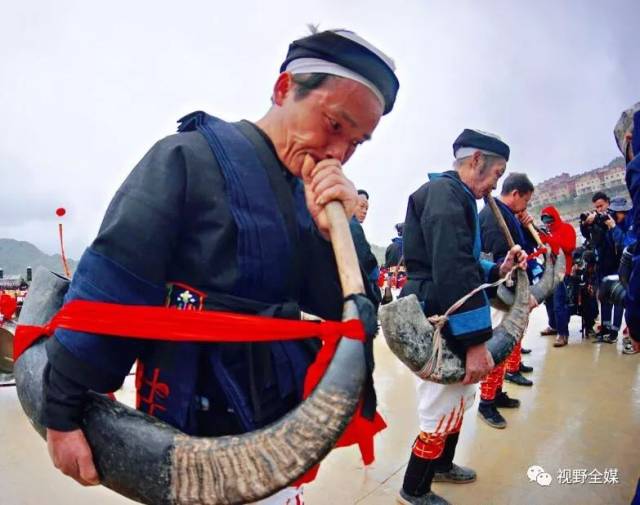 【新春走基层】探访中国白裤瑶风情民俗"年街节"