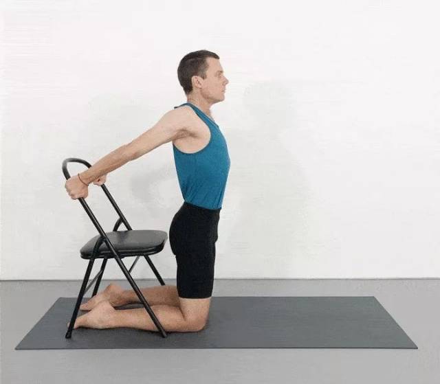 开肩打开胸腔&灵活脊柱,一套"椅子"瑜伽序列帮你搞定!