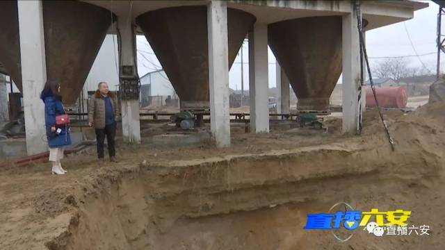 疯狂的偷沙贼!叶集一建材厂地面被挖空!