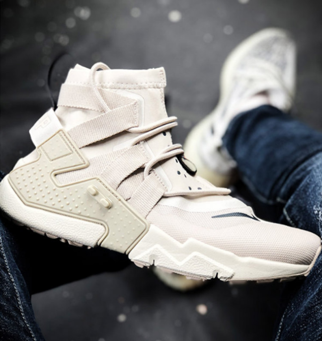 2019年新款nike air huarache华莱士新款高帮机能军跑鞋