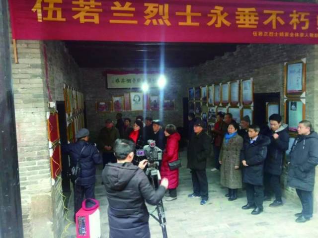 巾帼英雄伍若兰牺牲九十周年市民自发悼念缅怀