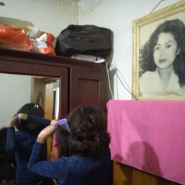 能吓哭小孩的哈尔滨夜市毁容女,申请捐献遗体…她曾经是一个"美千金