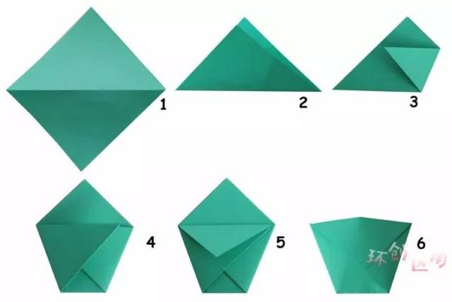 6. 最后是花盆部分,用正方形蓝色卡纸按图折叠