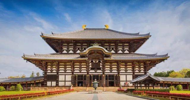 超变网页传奇世界新上线!光赏樱就满足了?这种私家深度玩法才够值啊!