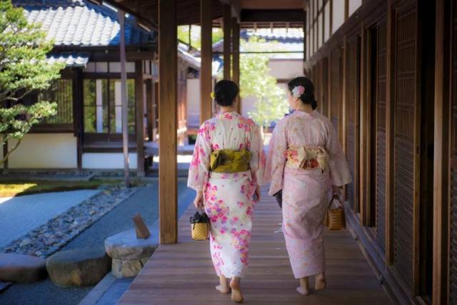 超变网页传奇世界新上线!光赏樱就满足了?这种私家深度玩法才够值啊!