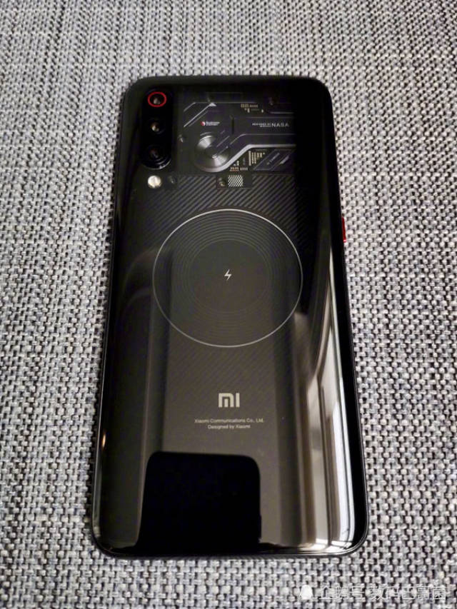 小米9售价或3299元起 透明尊享版真机曝光:配