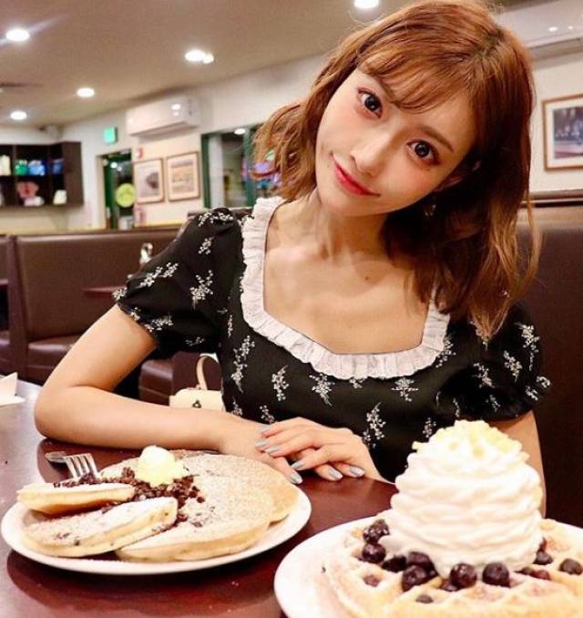 别想太多其实她只是日本最火的女rapper