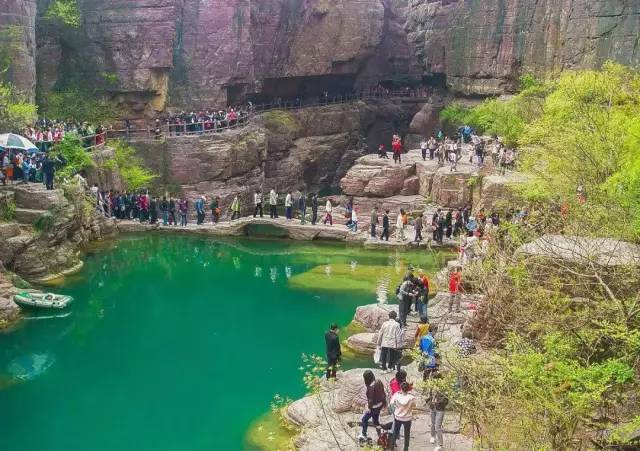 早餐后前往世界地质公园,国家5a级景区,山水精华——【云台山风景