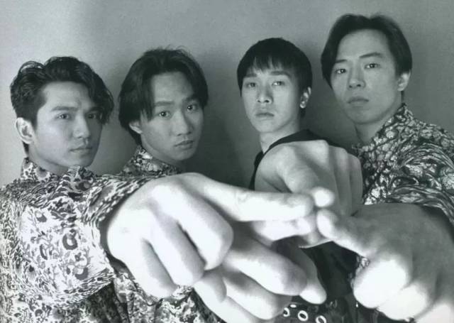 千人共同缅怀《光辉岁月》,冠军与ky乐队同台演唱!