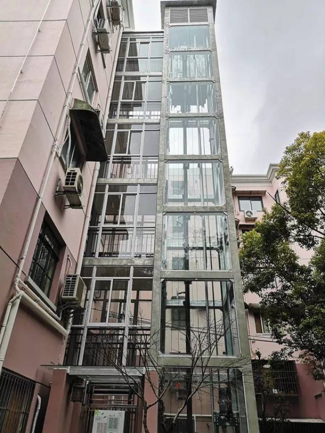 多层住宅加装电梯于2018年12月27日正式投入使用,实现了悬空老人"最