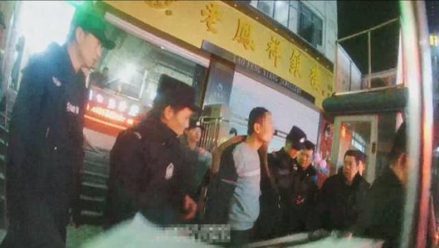 男子患性功能障碍无钱治疗 街头劫持小女孩索钱财