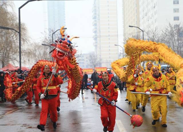 实拍山西数百万人街头闹红火!背棍,秧歌,划旱船…场面