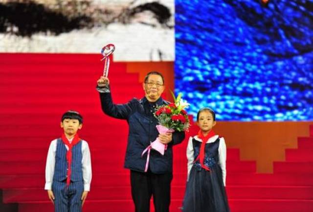 视频回放:《感动中国2018年度人物颁奖盛典》