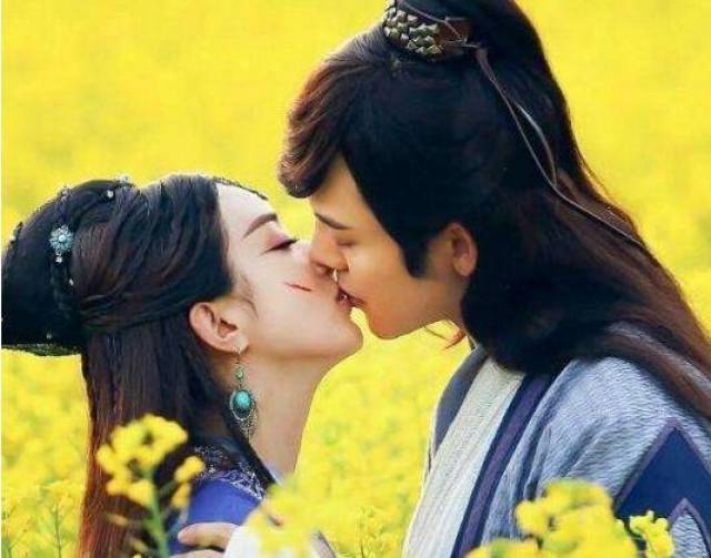 赵丽颖吻过的5位男明星,陈伟霆好幸福,却只有和他吻出了真感情