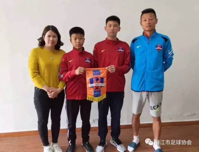 阳江u13球员李梓宏曹宁签约中甲梅州客家梯队