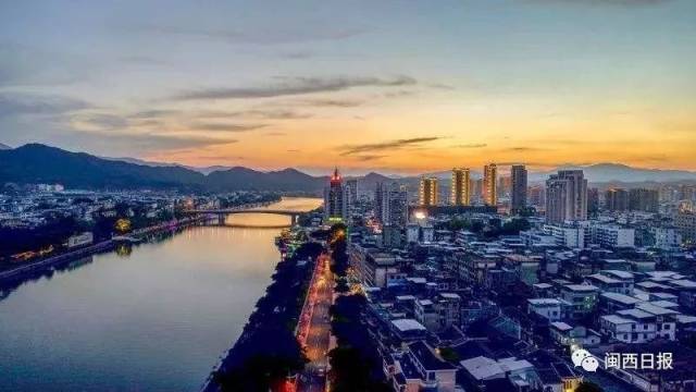 ������Ѷح���Ҹ��أ��С�����2018���˾�GDP��¯�����ǳ�͡�ص�