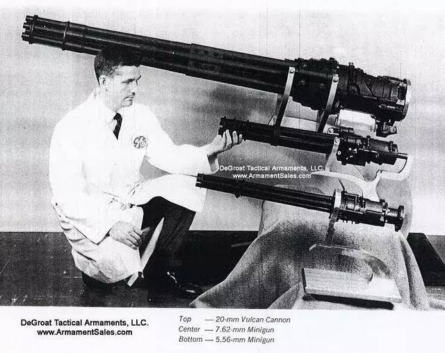 从上到下:20mm火神机炮