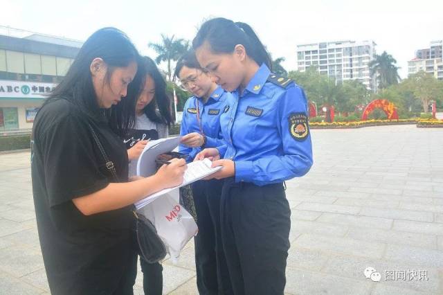 阳春城管执法局开展扫黑除恶专项斗争宣传活动