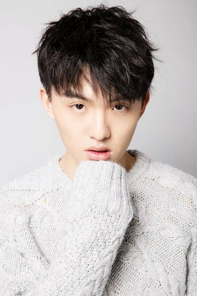 还有参演《九州·海上牧云记》的郑伟.