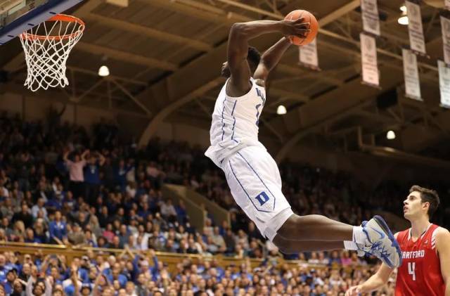 zion williamson 的这双鞋「毁掉」了一场天价比赛