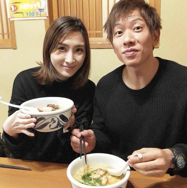 日本男优清水健婚后有意转型,自封男爵进军韩国,吸引30万人关注