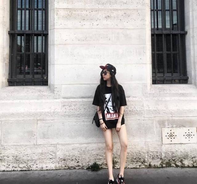 以下是小编推荐的几款适合女生的aj: airjordan1: aj1首当其冲,其