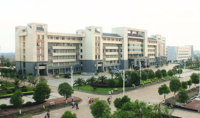 这所二本师范大学的校园是5A景区 实力和影响