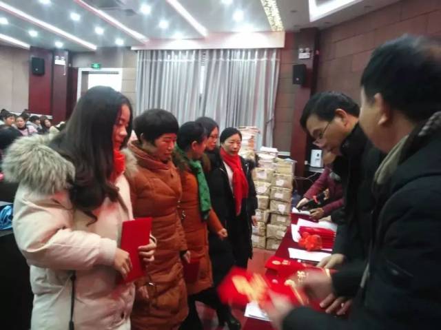 隽水寄宿小学隆重举行2019年春开学典礼暨表彰大会