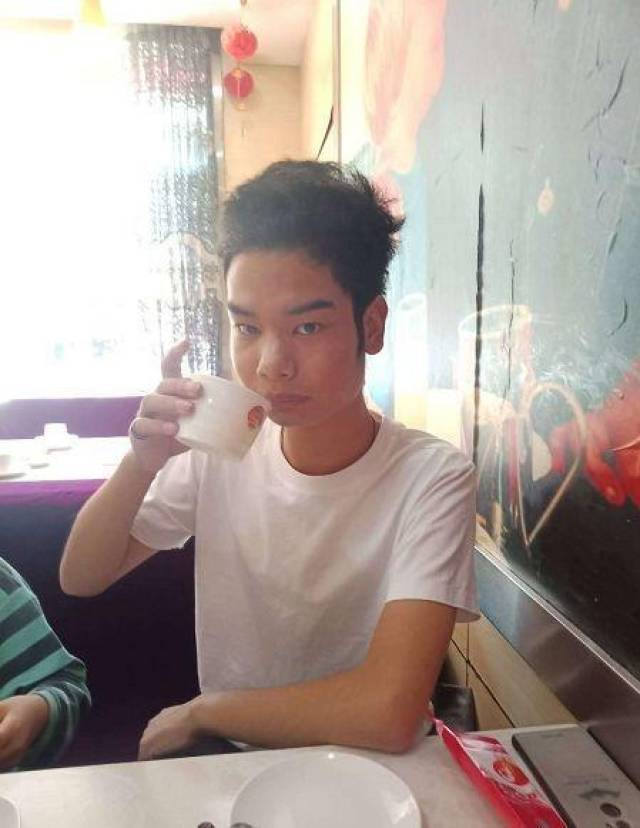 快糊了?杭州租房小吴与女网友聊天记录曝光,四次澄清却前后矛盾