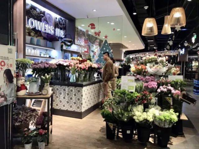 平均坪效(每平米的销售额)是传统花店的4倍,有些a 店可以达到传统花店