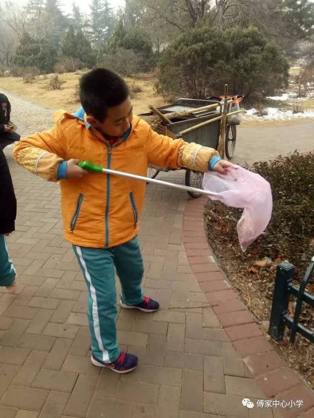 小手拉大手,低碳生活我先行～傅家中心小学4.3欣欣向荣中队实践活动