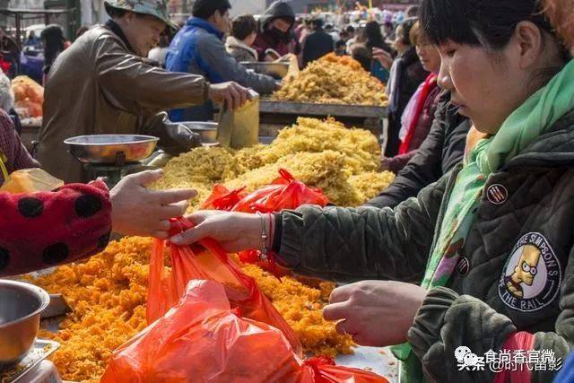 河南浚县特有名吃炸麻虾,有米没虾,一斤六块,每天有上万人吃