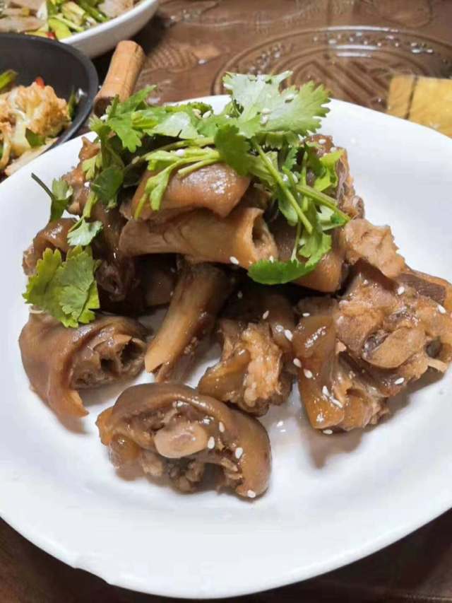 一哥爱美食.泌阳忠信驴肉名吃