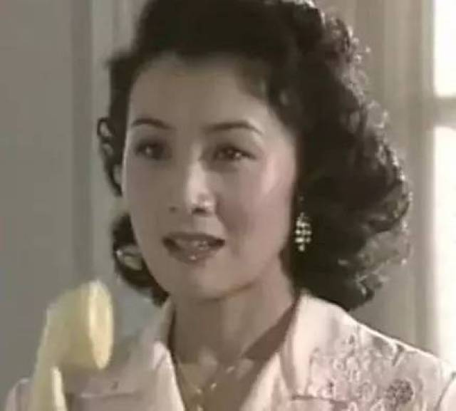 41岁最美女演员患癌去世,撇下2岁儿子,陈道明在葬礼放