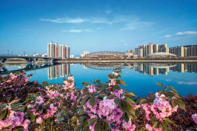 张家界根据"全域旅游""大数据中国",创建旅游城市大数据合作平台(国家